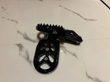 Surron Ultra Bee J&R V2 FootPegs